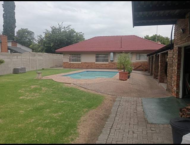 4 BEDROOM HOUSE FOR SALE IN SASOLBURG EXT 5